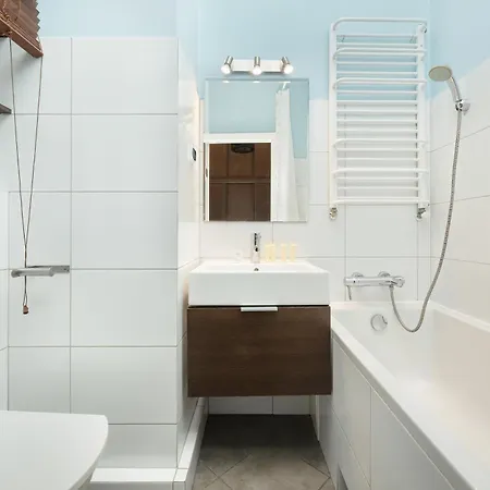 Komfortowy Blisko Rzeki We Wroclawiu Z Biurkiem I Wanna By Renters Apartmán